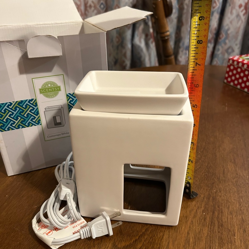 Scentsy, Comptempo White Wax Warmer - Picture 5 of 8